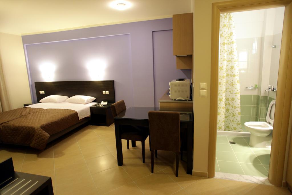 Cavos Fokidos Aparthotel Хилиаду Стая снимка