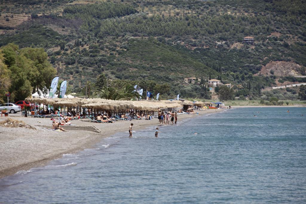 Cavos Fokidos Aparthotel Хилиаду Екстериор снимка