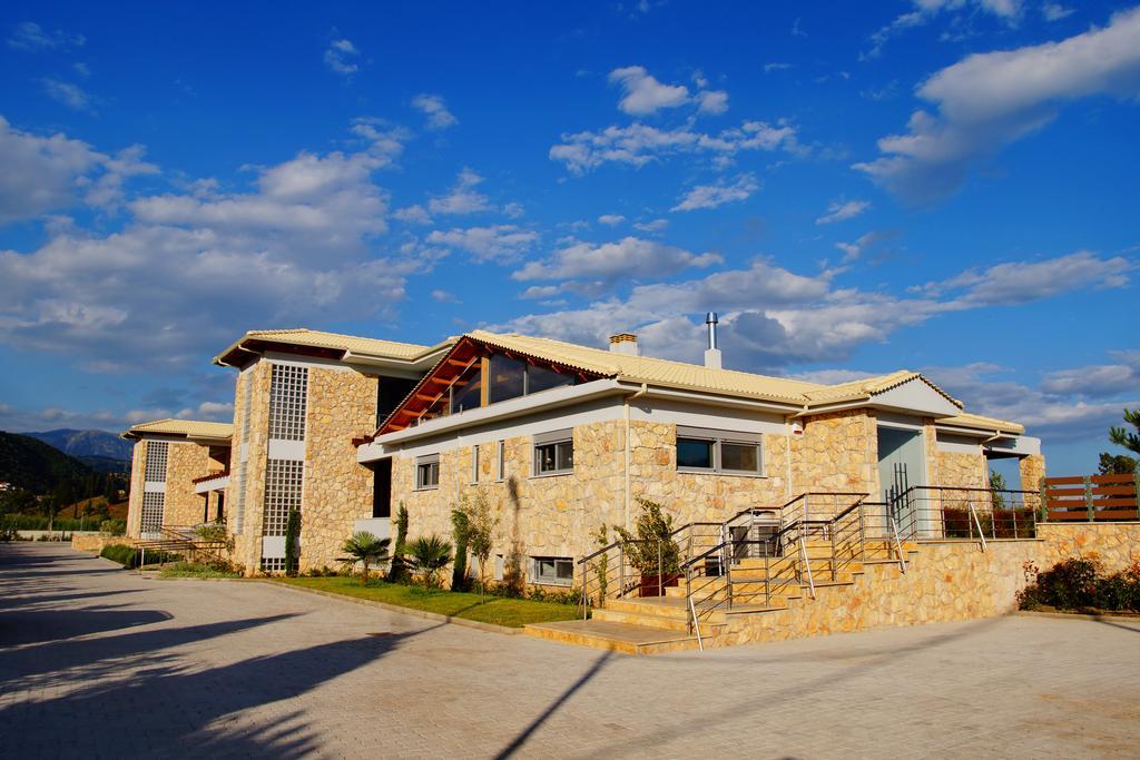 Cavos Fokidos Aparthotel Хилиаду Екстериор снимка