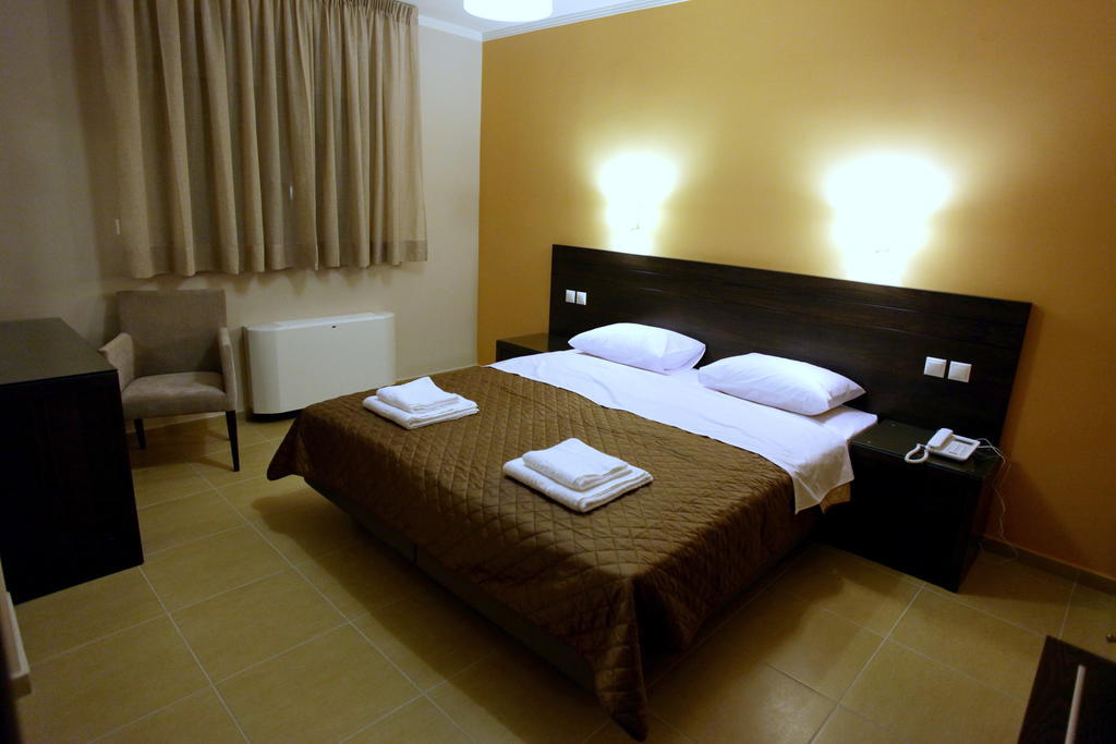 Cavos Fokidos Aparthotel Хилиаду Стая снимка