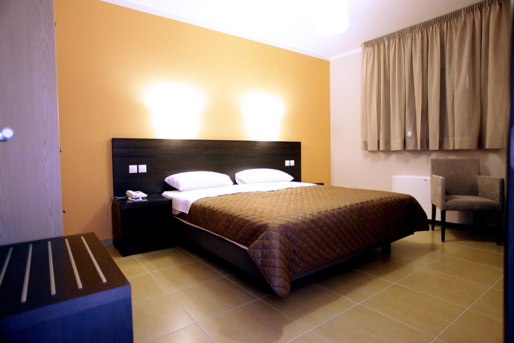 Cavos Fokidos Aparthotel Хилиаду Стая снимка